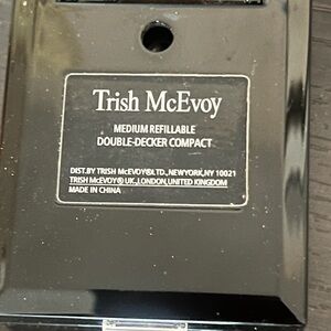 Trish McEvoy Sleek Black Compact
